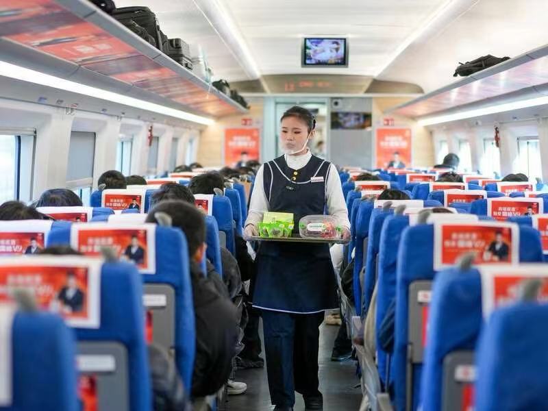 高铁专职乘服员上二休三五险一金